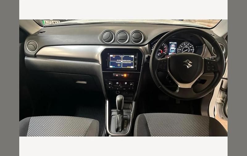Used Suzuki Vitara SZ-T 129 HP (94 kW) 2022 White SUV