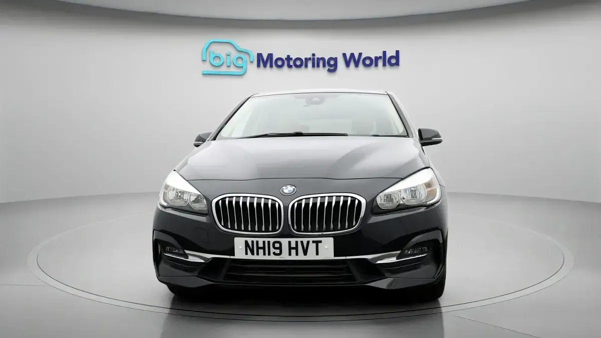 Used BMW 220 Luxury Line 190 HP (139 kW) 2019 Black Estate