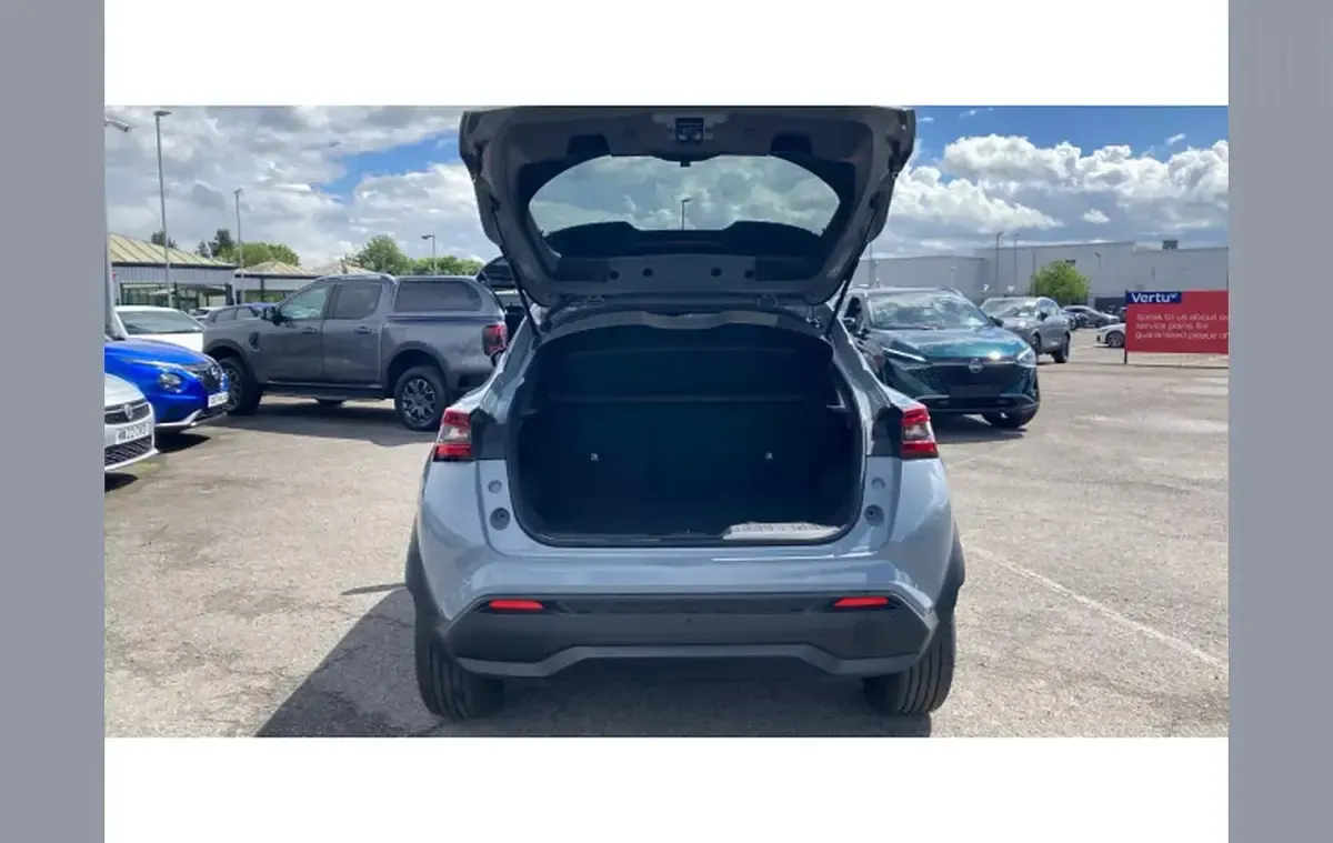 Used Nissan Juke N-Connecta 143 HP (105 kW) 2025 Grey SUV