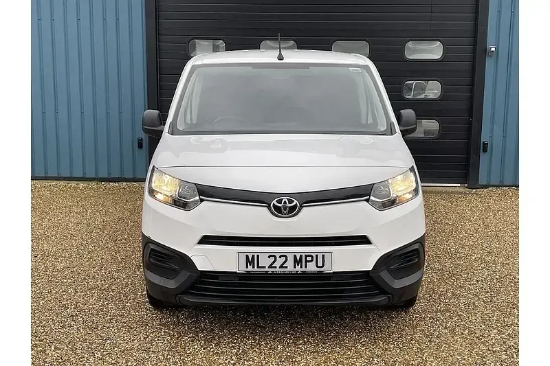 Used Toyota Proace Active 120 HP (88 kW) 2022 White MPV