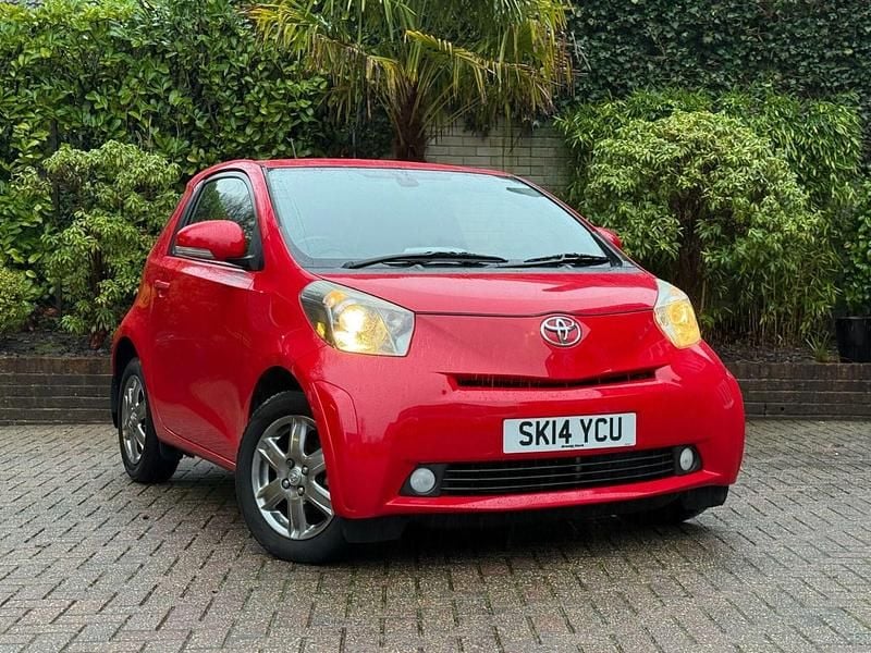 Used Toyota iQ 2014 Red Hatchback