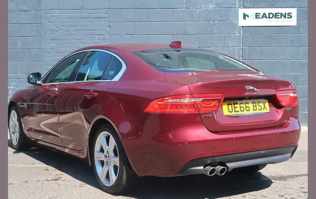 Used Jaguar XE Portfolio 177 HP (130 kW) 2016 Red Sedan