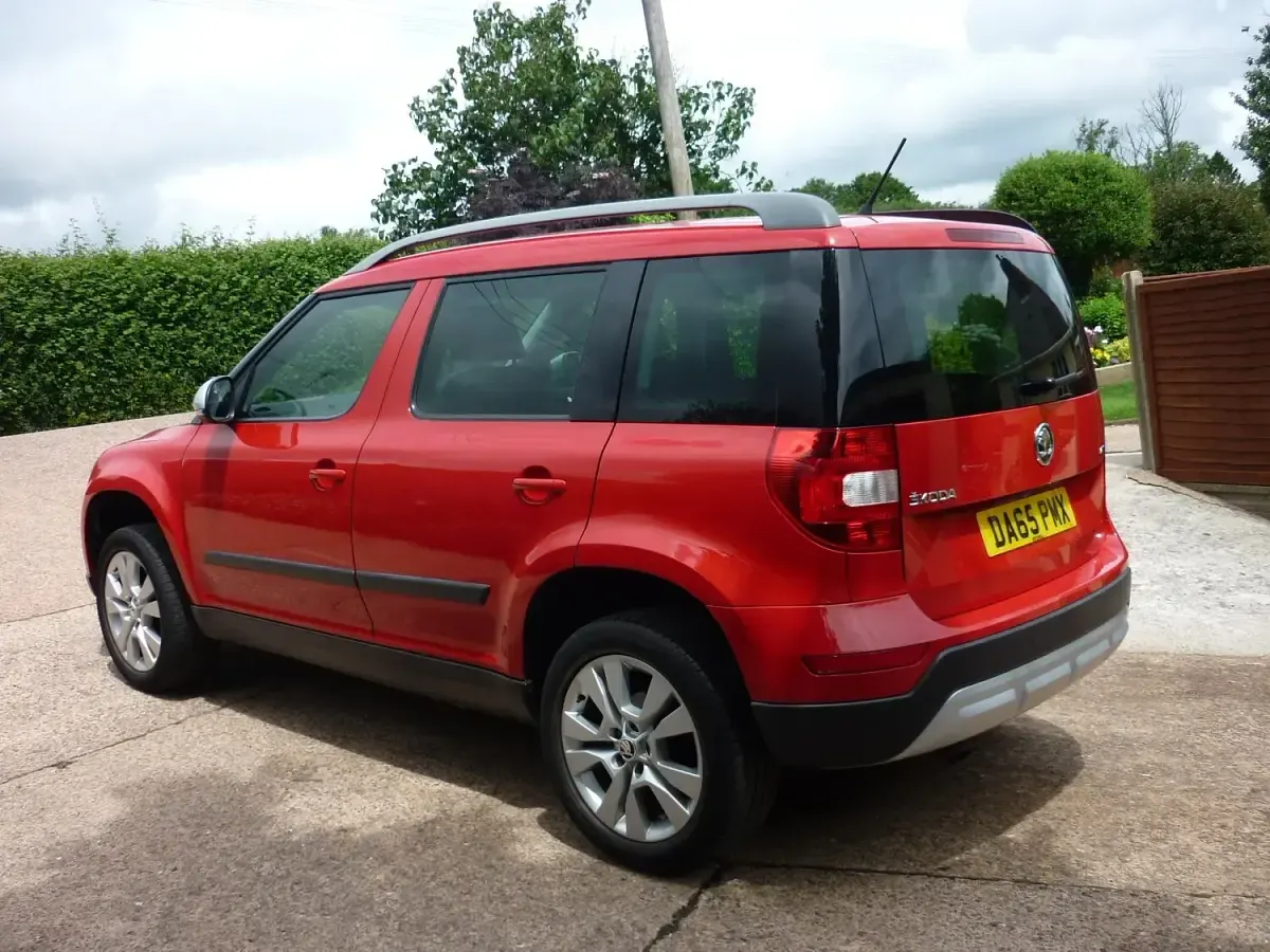 Used Skoda Yeti SE L 110 HP (80 kW) 2015 Red SUV