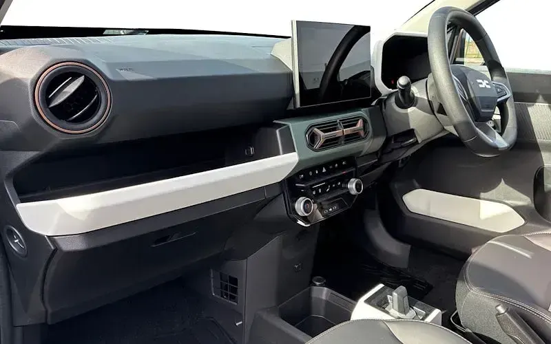 New Dacia Spring Extreme 75 kW (102 HP) 2026 Hatchback