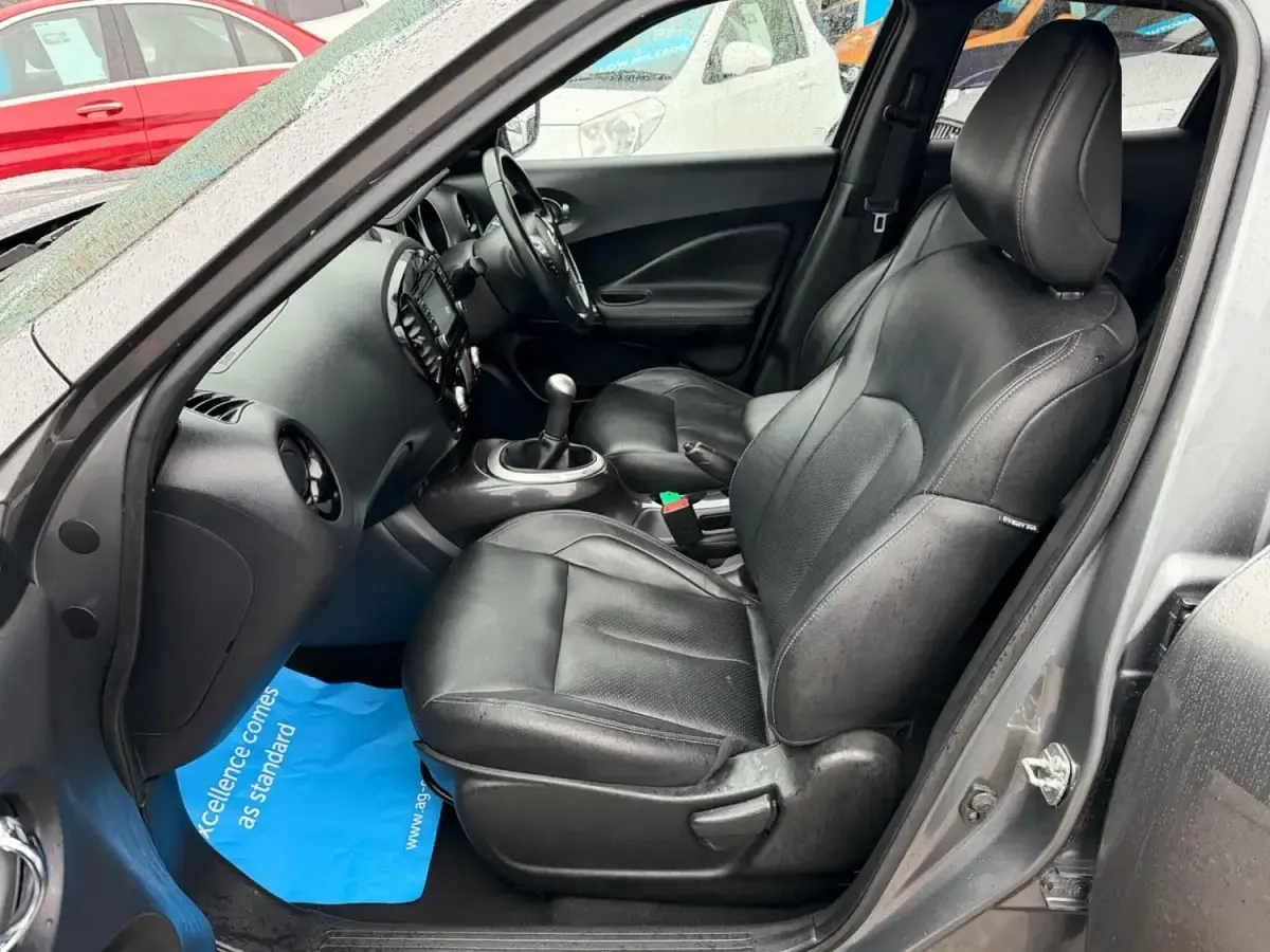Begagnad Nissan Juke Tekna 112 HK (82 kW) 2018 Grå SUV