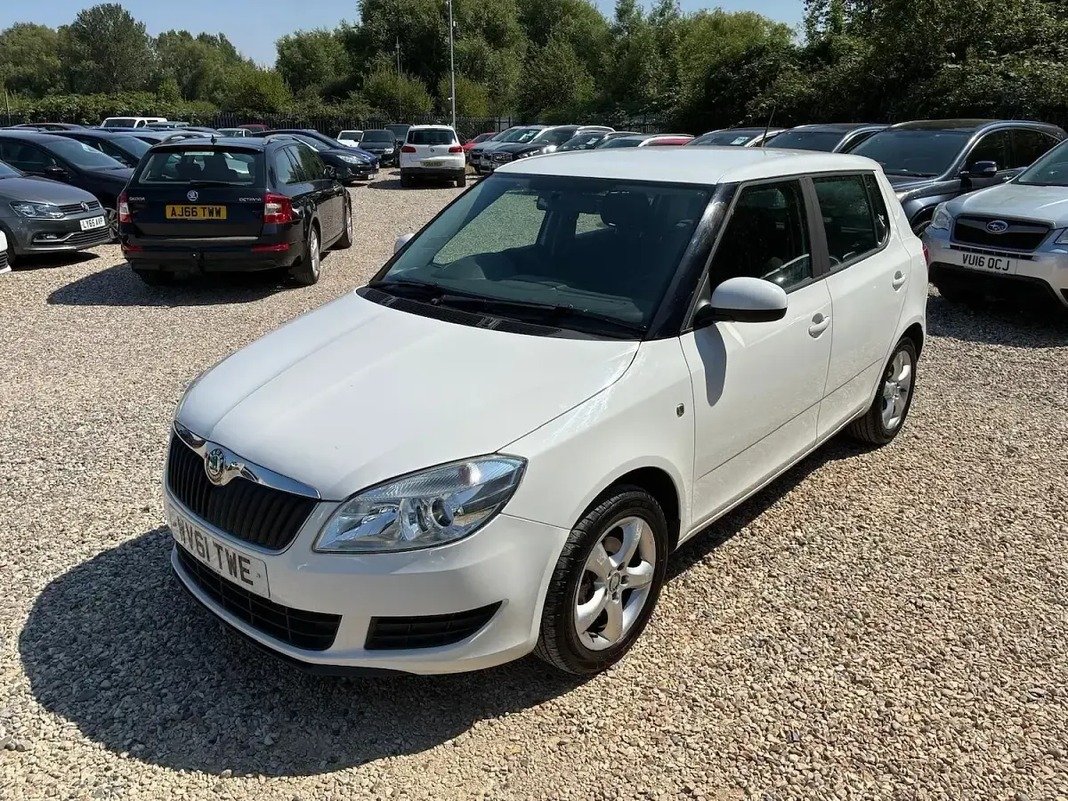 Used Skoda Fabia SE 86 HP (63 kW) 2012 White Hatchback