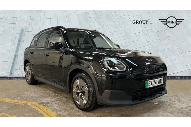 Black New 2024 Mini Countryman Classic SUV | £29,995 (Fair price) - Image 1/4