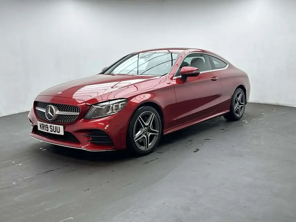 Used Mercedes C220 AMG Line Premium 194 HP (142 kW) 2019 Red Coupe