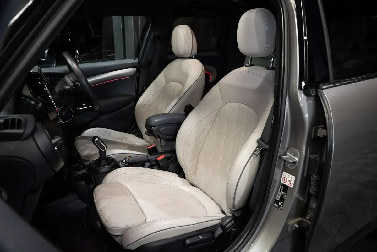Used Mini Cooper S Exclusive 2019 Silver Hatchback