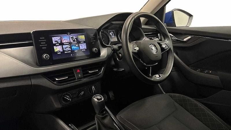 Used Skoda Kamiq SE 94 HP (69 kW) 2023 Energy blue SUV