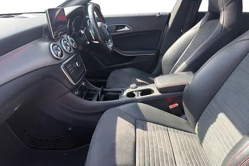 Begagnad Mercedes CLA220 AMG 177 HK (130 kW) 2015 Silver Sedan