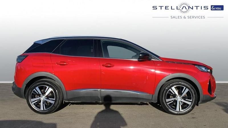 Used Peugeot 3008 GT-line 129 HP (94 kW) 2022 Red SUV