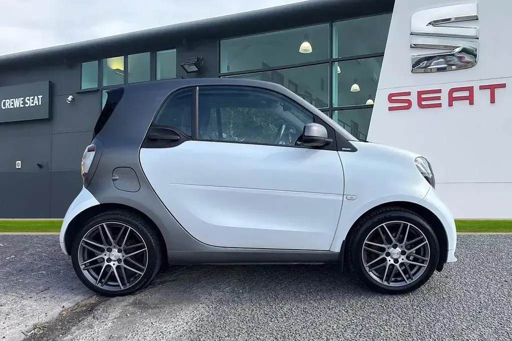 Used Smart ForTwo Coupé Brabus 90 HP (66 kW) 2016 White Coupe