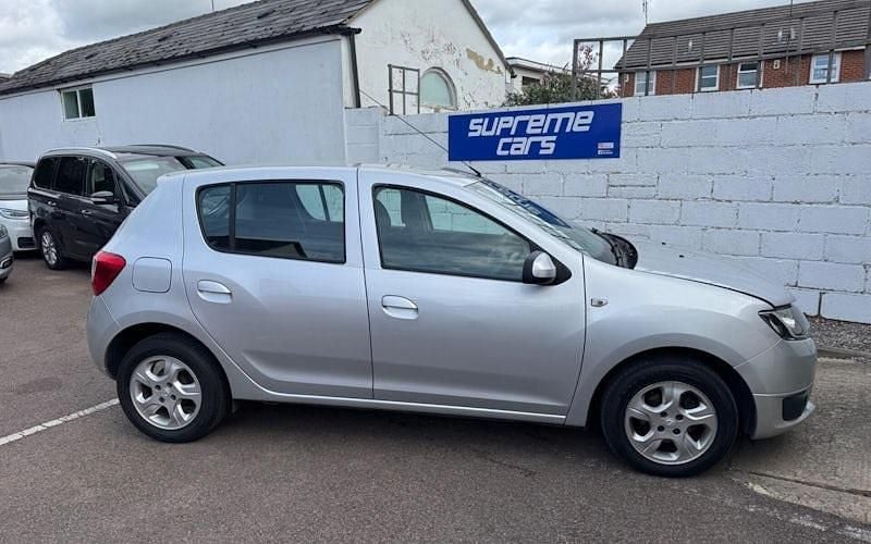 Used Dacia Sandero Lauréate 90 HP (66 kW) 2016 Hatchback