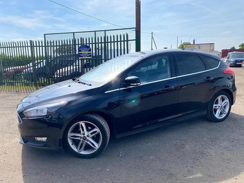 Used Ford Focus Zetec 115 HP (84 kW) 2015 Black Hatchback