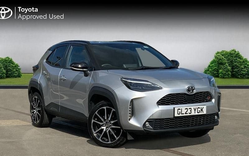 Silver metallic bitone Used 2023 Toyota Yaris Hybrid Sport Estate | £22,444 (Good price) - Image 1/3