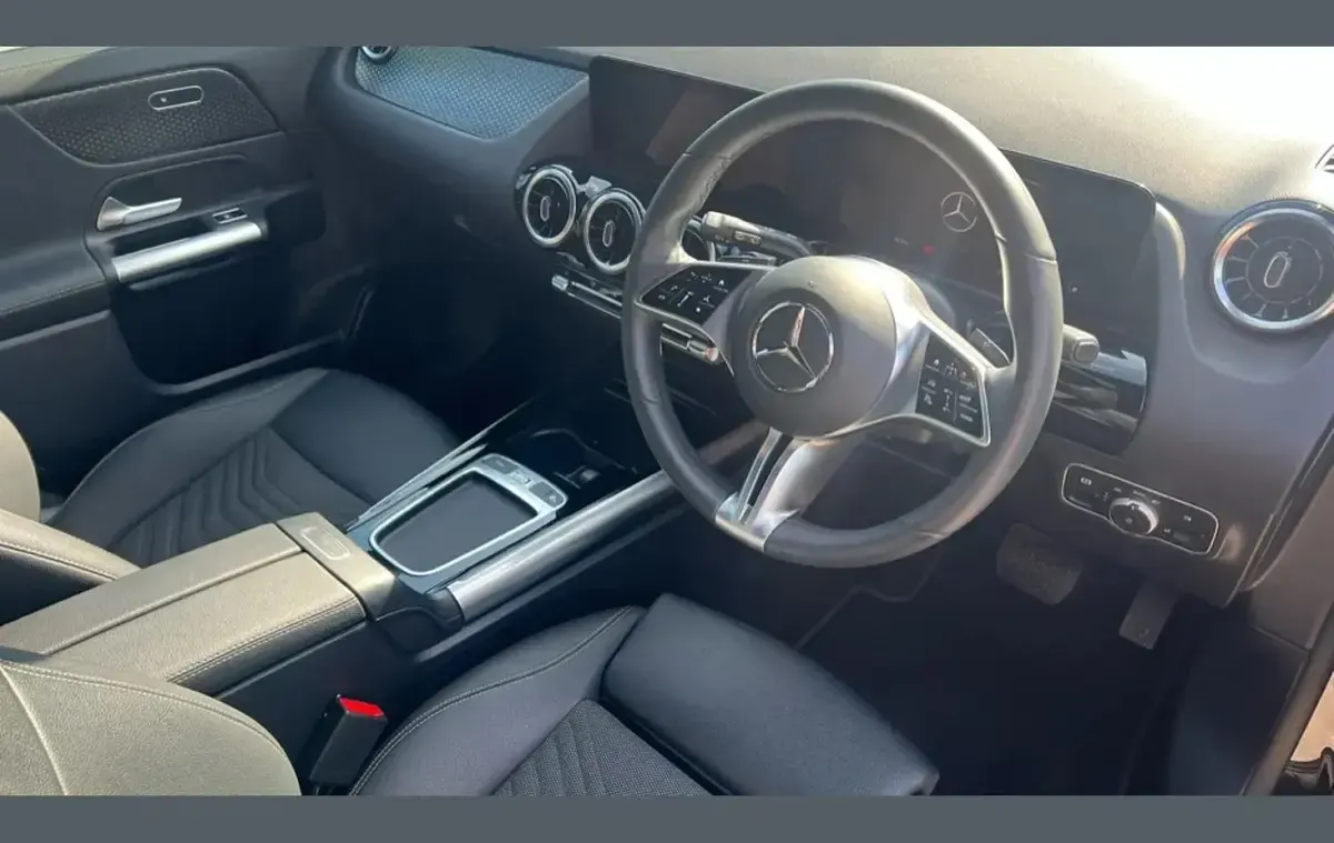 Used Mercedes GLA200 Executive 161 HP (118 kW) 2024 Black SUV