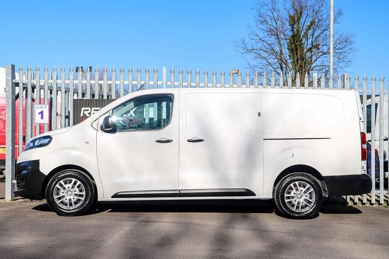 Used Vauxhall Vivaro S 2020 White MPV