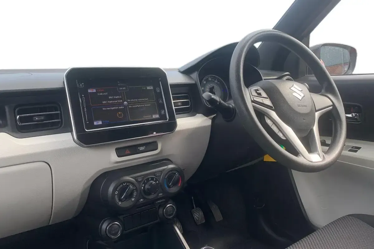 Used Suzuki Ignis SZ-T 90 HP (66 kW) 2017 Red/black SUV
