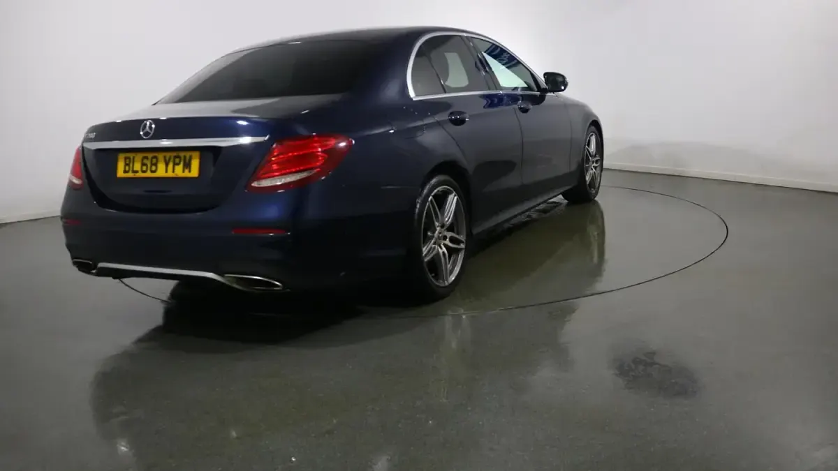 Used Mercedes E200 AMG line 184 HP (135 kW) 2018 Blue Sedan