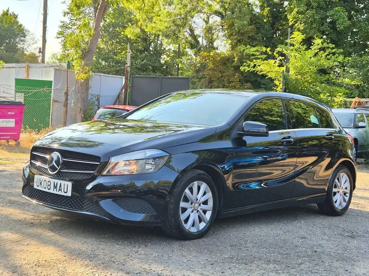 Used Mercedes A180 SE 2014 Black Hatchback