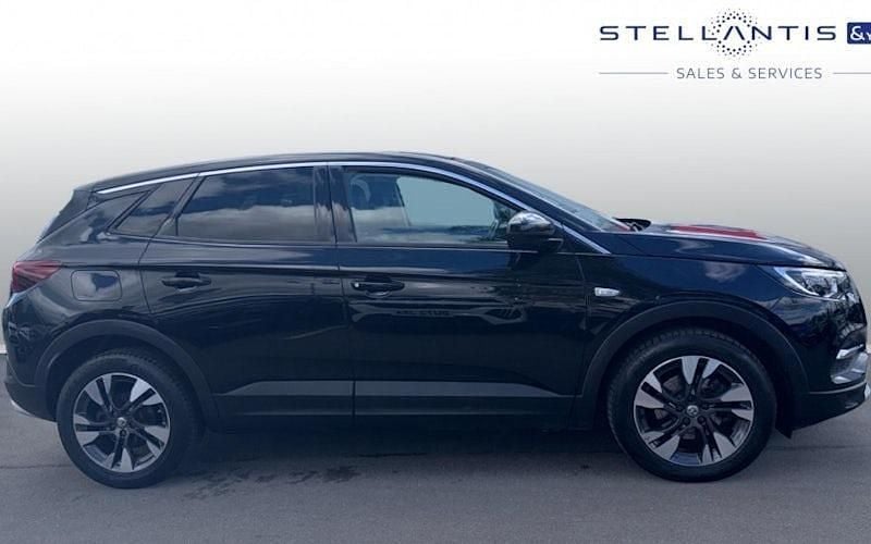Used Vauxhall Grandland X SRi 131 HP (96 kW) 2020 Black SUV
