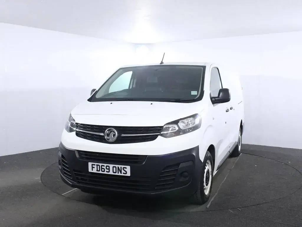 Used Vauxhall Vivaro Edition 150 HP (110 kW) 2019 Yellow MPV