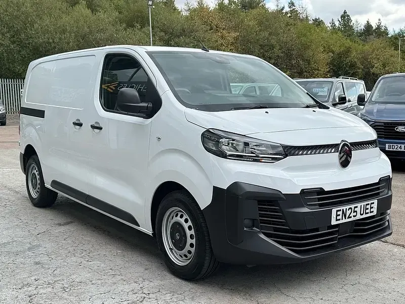 Used Citroën Dispatch 120 HP (88 kW) 2025 Icy white  solid MPV