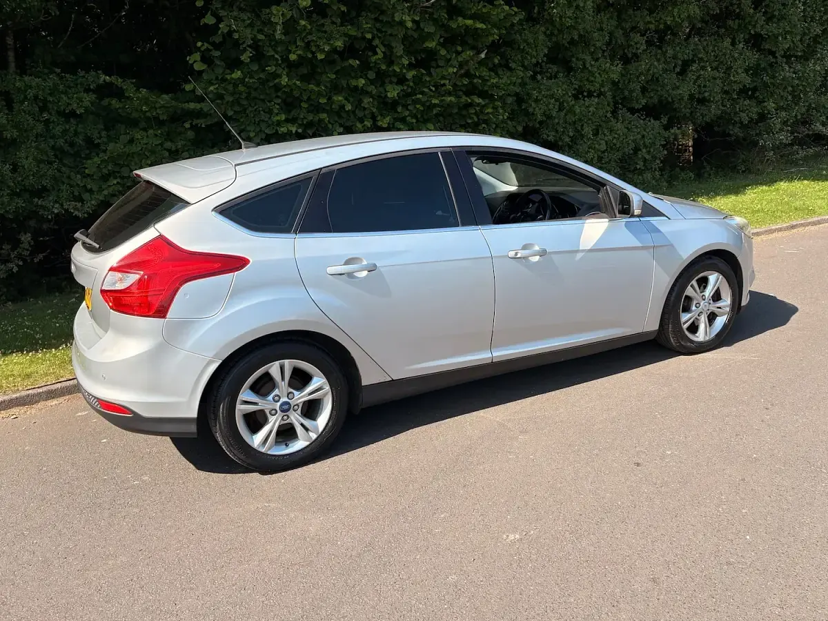 Used Ford Focus Zetec 2013 Silver Hatchback