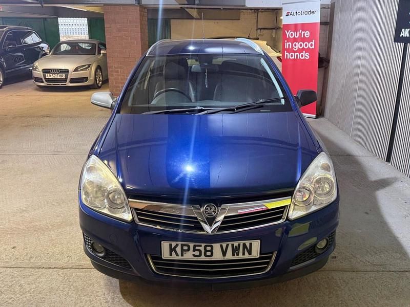 Second-hand Vauxhall Astra Design Edition 150 CP (110 kW) 2009 Albastru Break