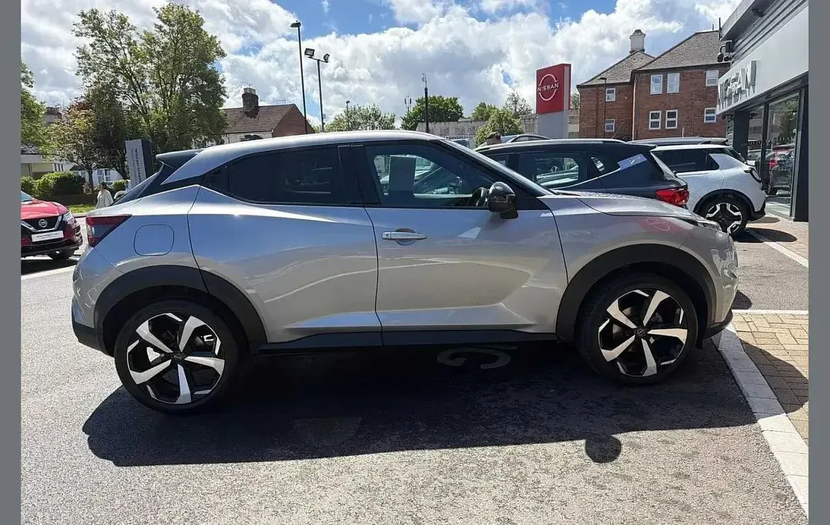 Used Nissan Juke Tekna 112 HP (82 kW) 2023 Silver SUV