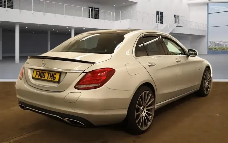 Used Mercedes C350 Premium Plus 293 HP (215 kW) 2016 Silver Sedan