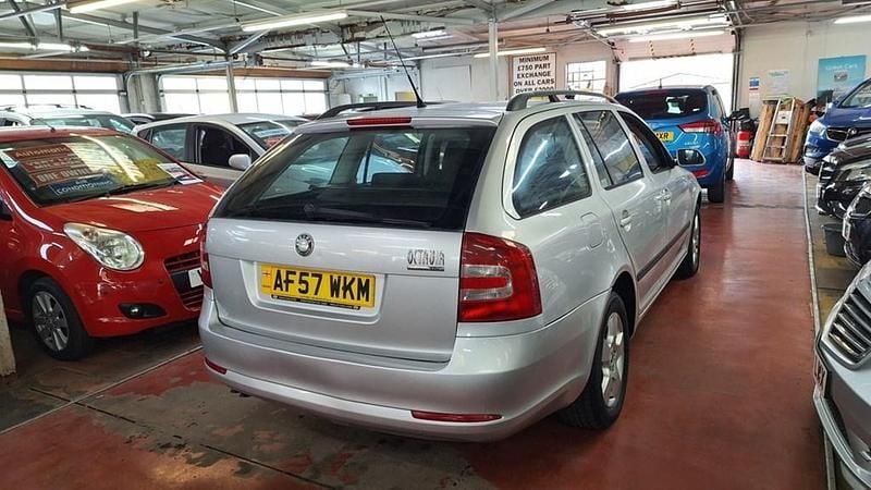 Used Skoda Octavia Ambiente 105 HP (77 kW) 2007 Silver Estate