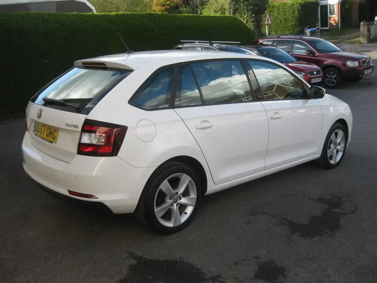 Usado Skoda Rapid SE 95 HP (69 kW) 2017 Branco Citadino