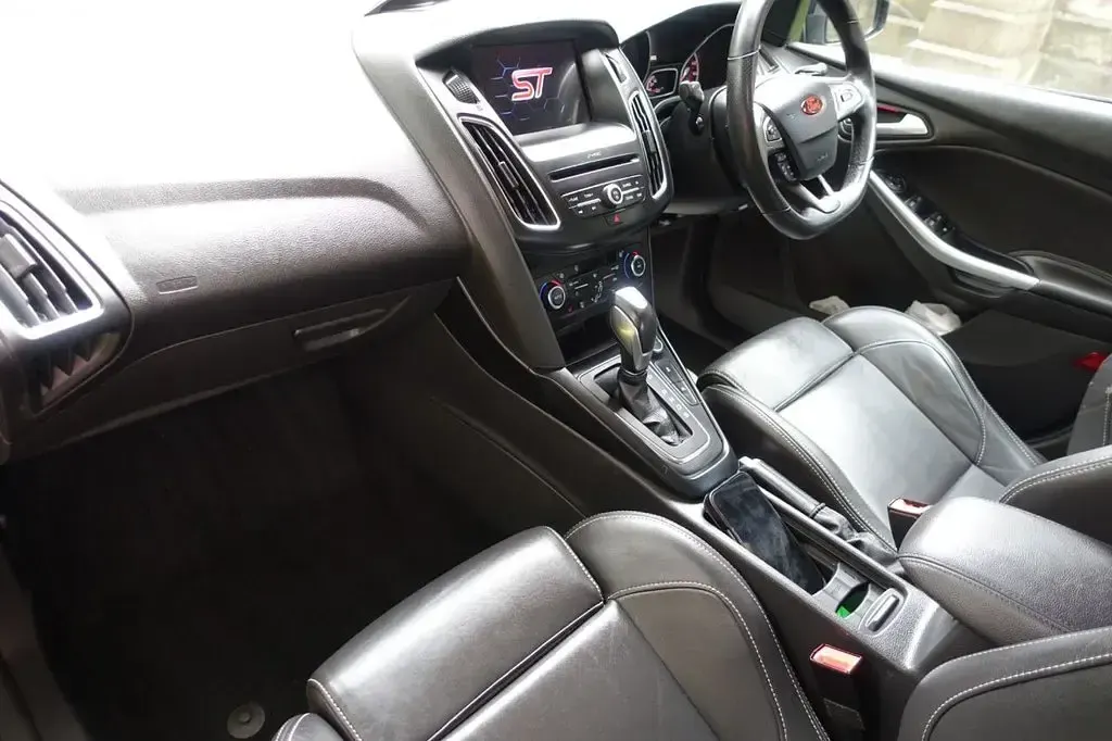 Used Ford Focus ST 185 HP (136 kW) 2017 Black Hatchback