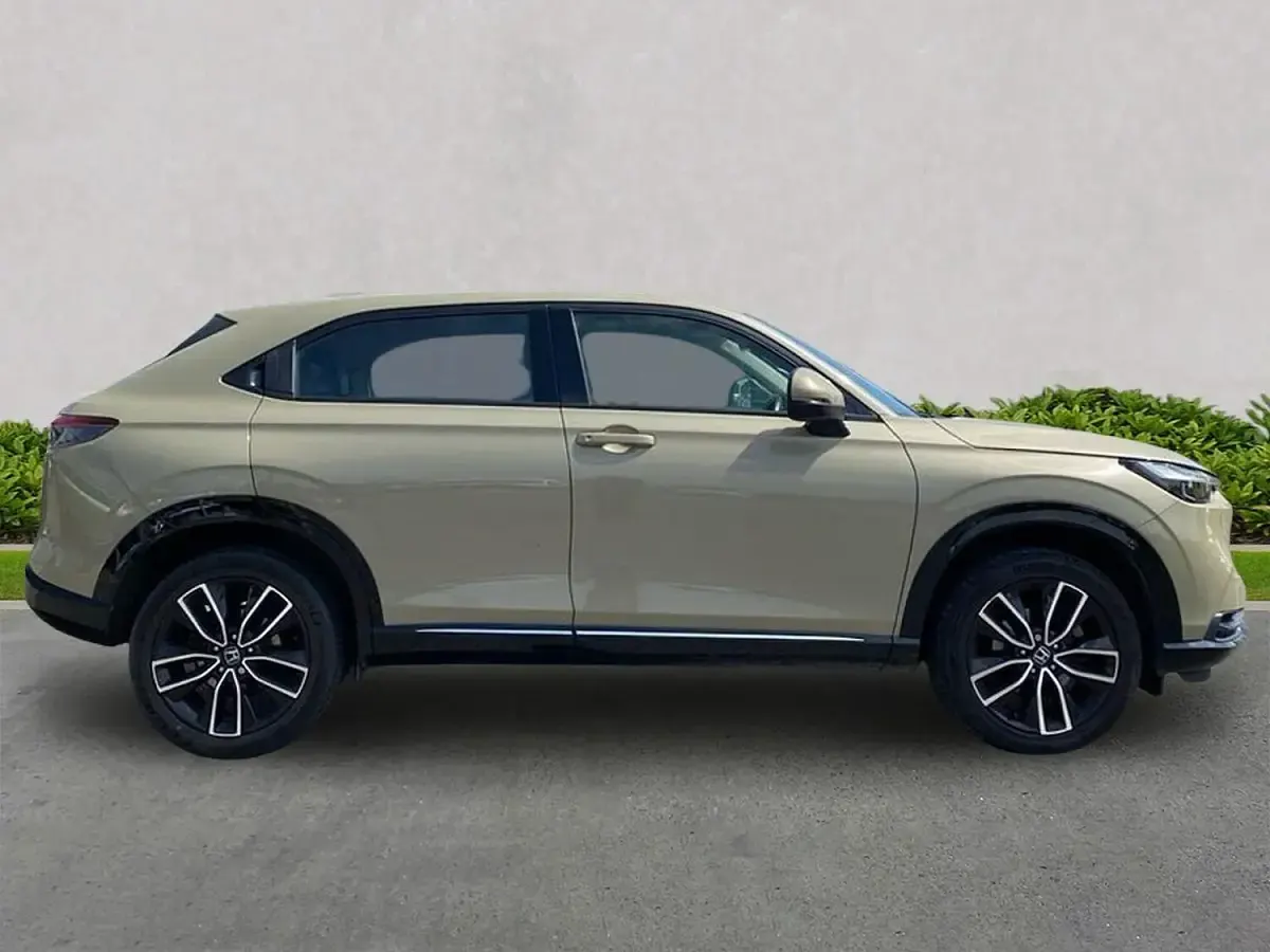 Used Honda HR-V Advance 131 HP (96 kW) 2022 Beige SUV