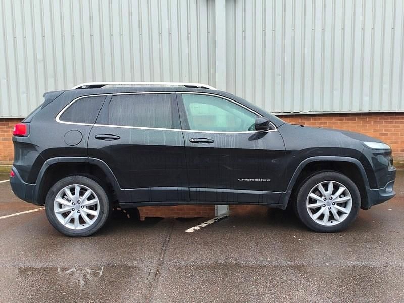 Used Jeep Cherokee Limited 170 HP (125 kW) 2015 Black SUV