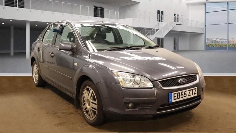 Grey Used 2005 Ford Focus Ghia Sedan | £990 (A bit pricey) - Image 1/4