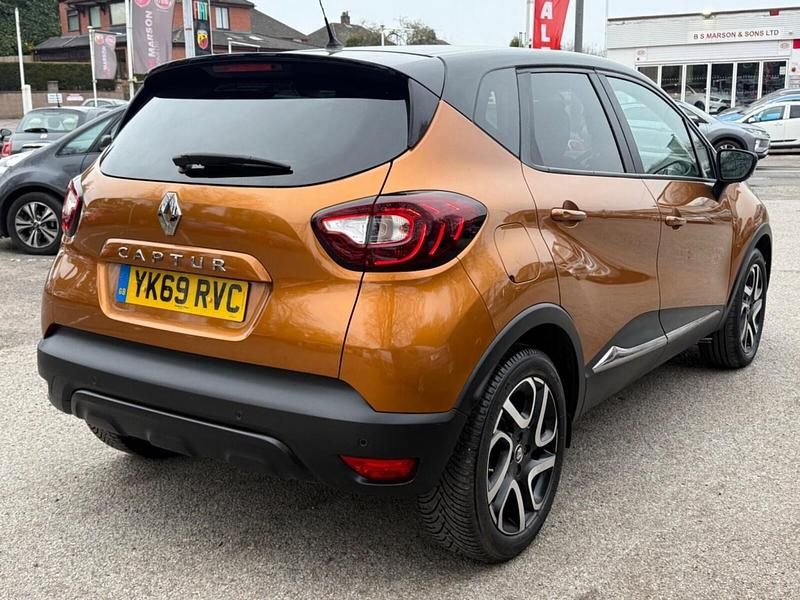 Used Renault Captur Iconic 2019 Orange/black SUV