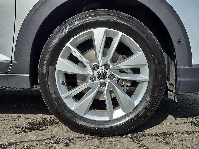 Used VW Taigo Match 115 HP (84 kW) 2025 Silver SUV