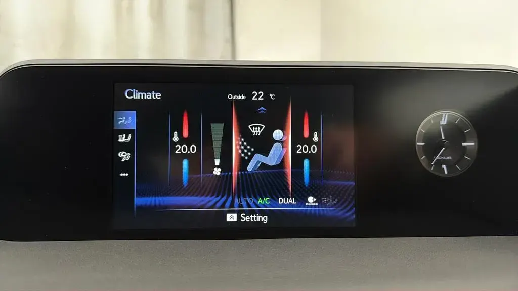 Used Lexus UX 250h 184 HP (135 kW) 2022 Blue SUV