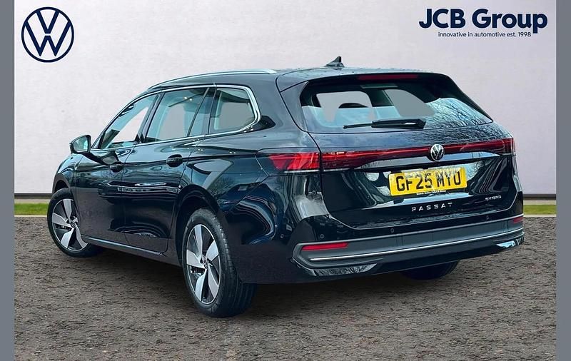Used VW Passat Life 204 HP (150 kW) 2025 Black Estate