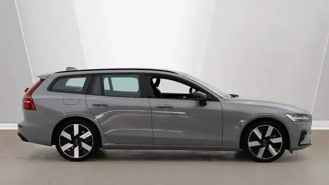 Used Volvo V60 Plus 350 HP (257 kW) 2025 Estate