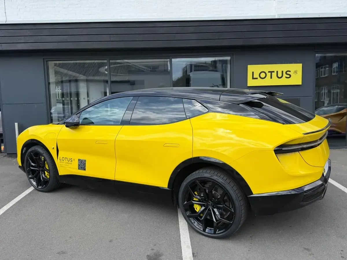 Used Lotus Eletre 675 kW (918 HP) 2026 Yellow SUV