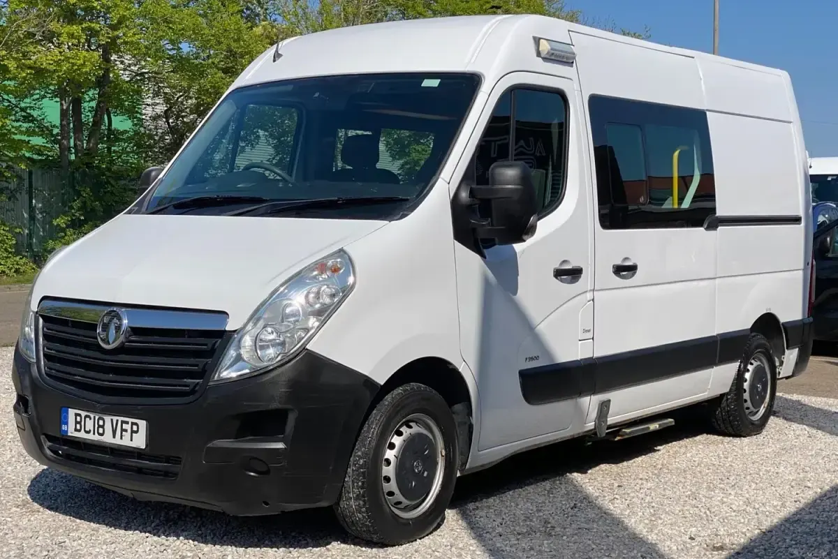 Begagnad Vauxhall Movano 130 HK (95 kW) 2018 Vit Minibuss