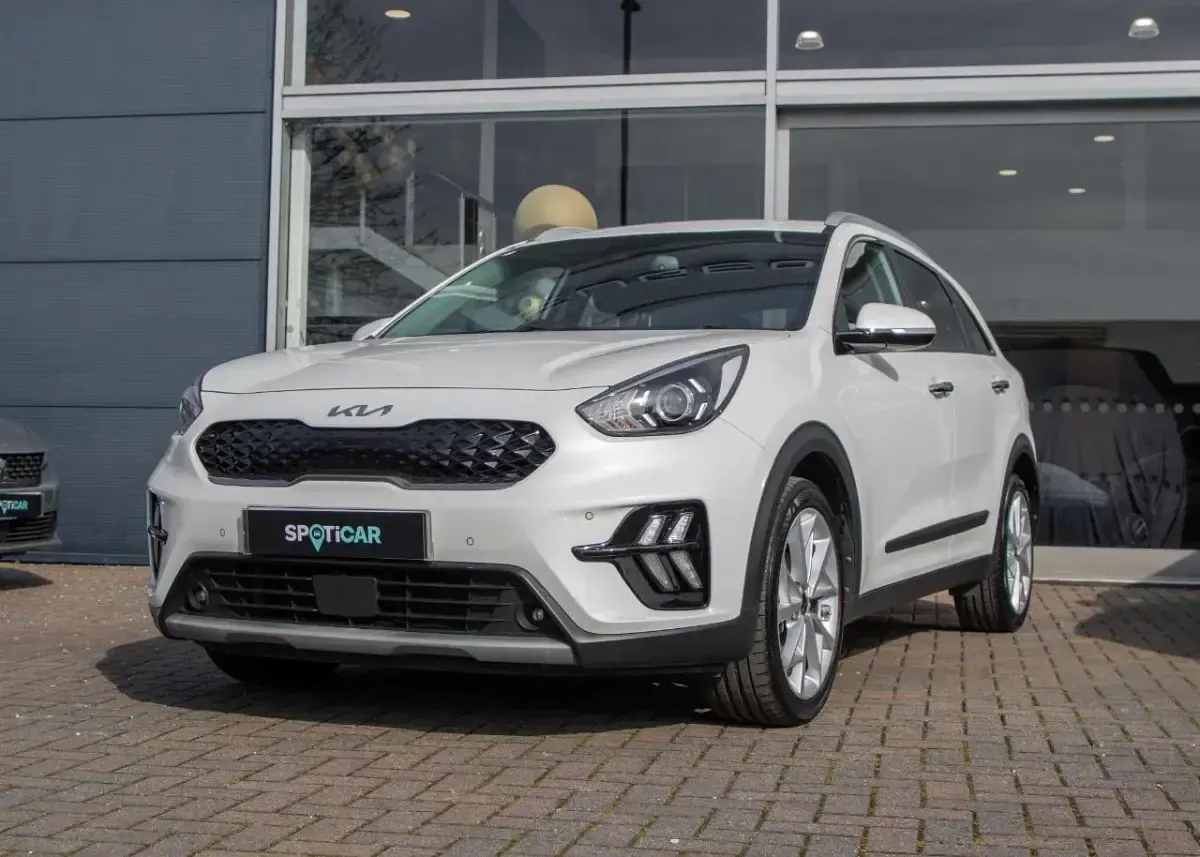 Used Kia Niro 139 HP (102 kW) 2021 White SUV