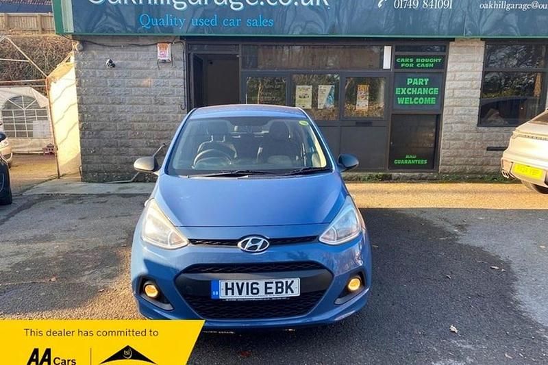 Used Hyundai i10 66 HP (48 kW) 2016 Blue Hatchback