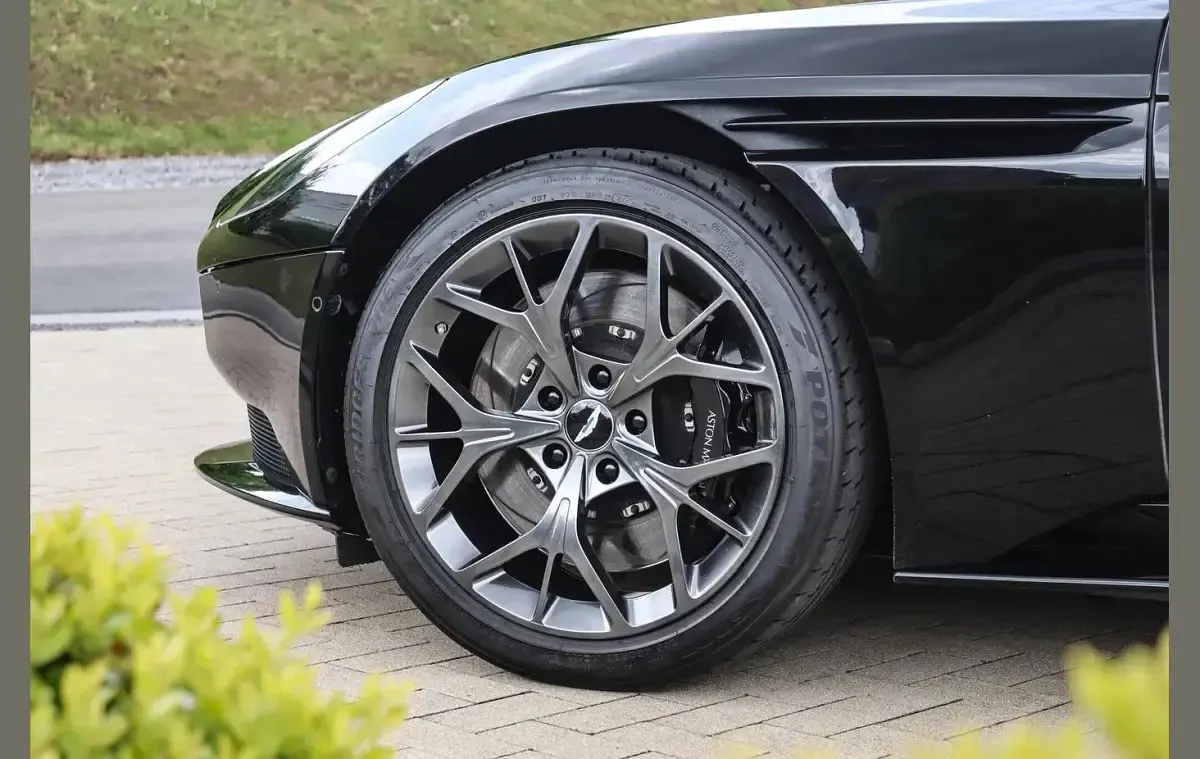 Usado Aston Martin DB11 502 CV (369 kW) 2018 Negro Descapotable