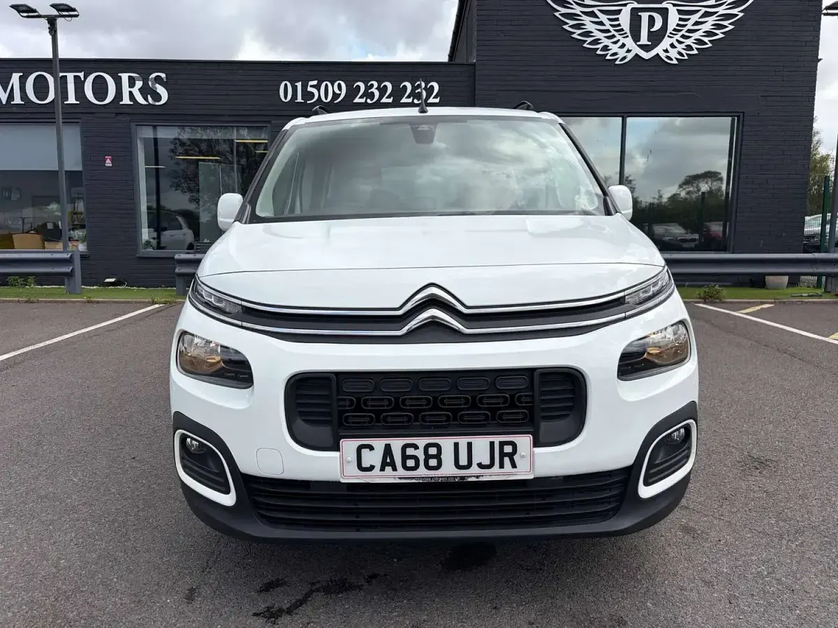 Used Citroën Berlingo Flair 130 HP (95 kW) 2019 White MPV