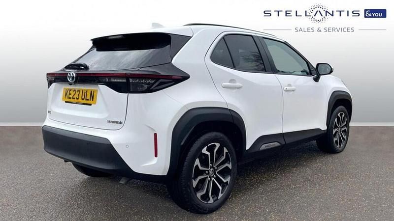 Used Toyota Yaris Hybrid Design 114 HP (83 kW) 2023 Blue